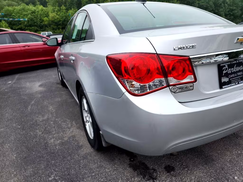 2015 Chevrolet Cruze - 1G1PC5SB4F7188239 - Image #4