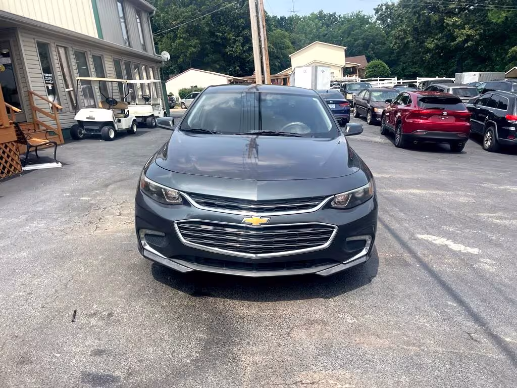 2017 Chevrolet Malibu - 1G1ZE5ST4HF158971 - Image #3