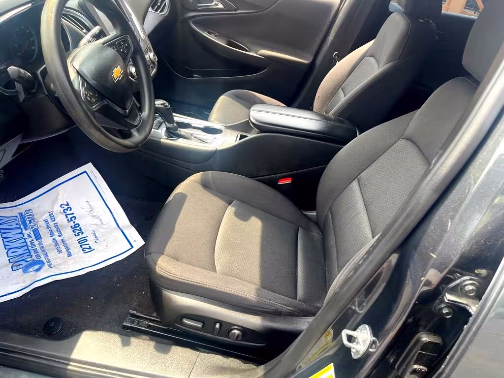 2017 Chevrolet Malibu - 1G1ZE5ST4HF158971 - Image #11