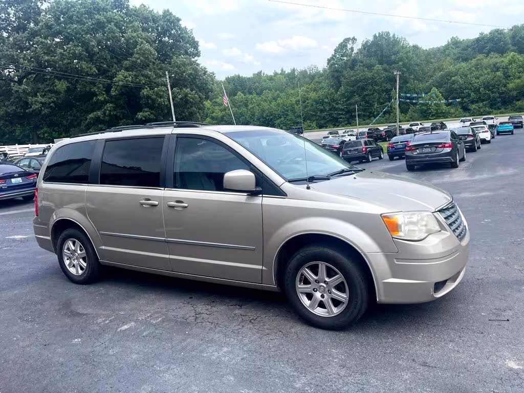 2009 Chrysler Town & Country - 2A8HR54199R630653 - Image #5