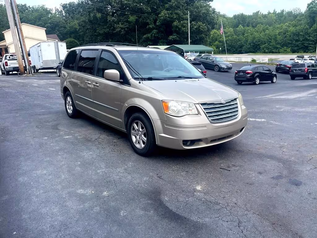 2009 Chrysler Town & Country - 2A8HR54199R630653 - Image #4