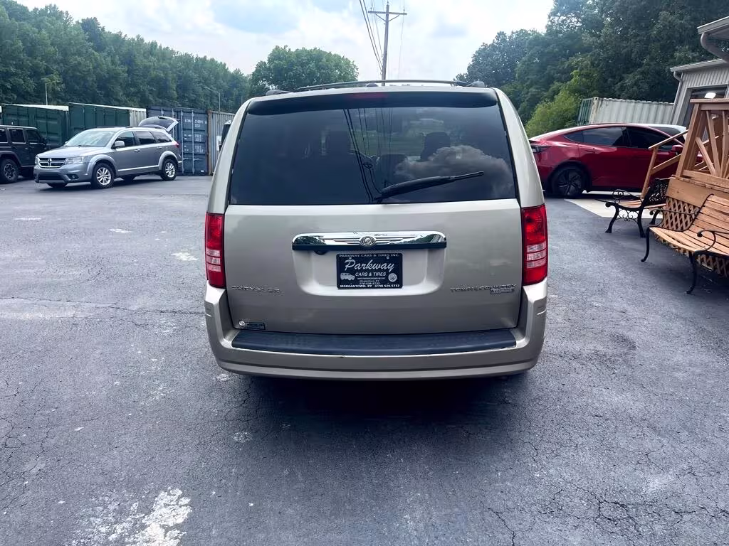 2009 Chrysler Town & Country - 2A8HR54199R630653 - Image #7