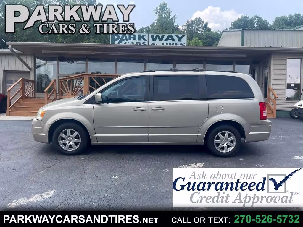 2009 Chrysler Town & Country - 2A8HR54199R630653 - Image #1