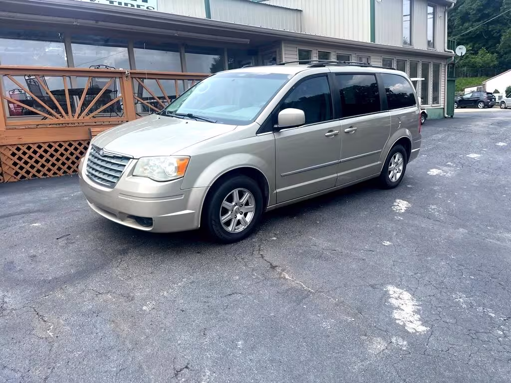 2009 Chrysler Town & Country - 2A8HR54199R630653 - Image #2